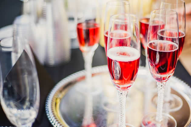 Wedding trends: Wedding happy hour