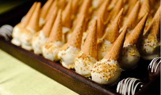 white chocolate amaretto cheesecake cones